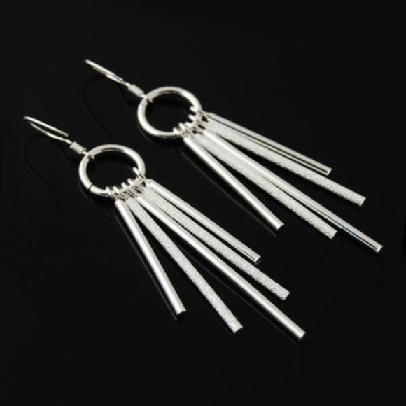 Jewelry - Silver Dangle Earrings